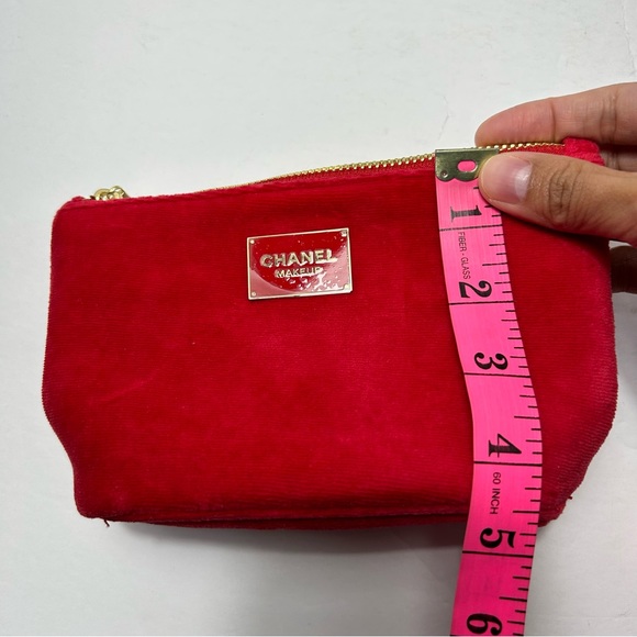 CHANEL MAKEUP Red Velvet Makeup Cosmetic Zip Pouch Bag - Picture 10 of 11